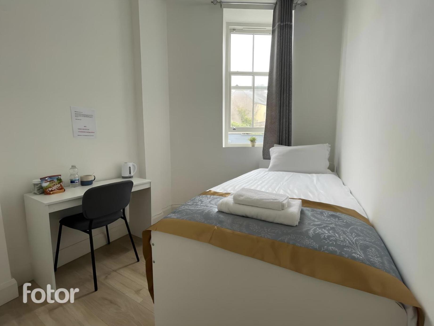 Single Room with Shared Bathroom