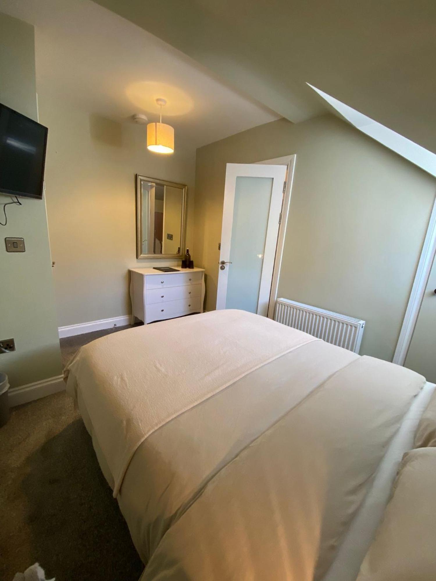 Double Room Private Bathroom