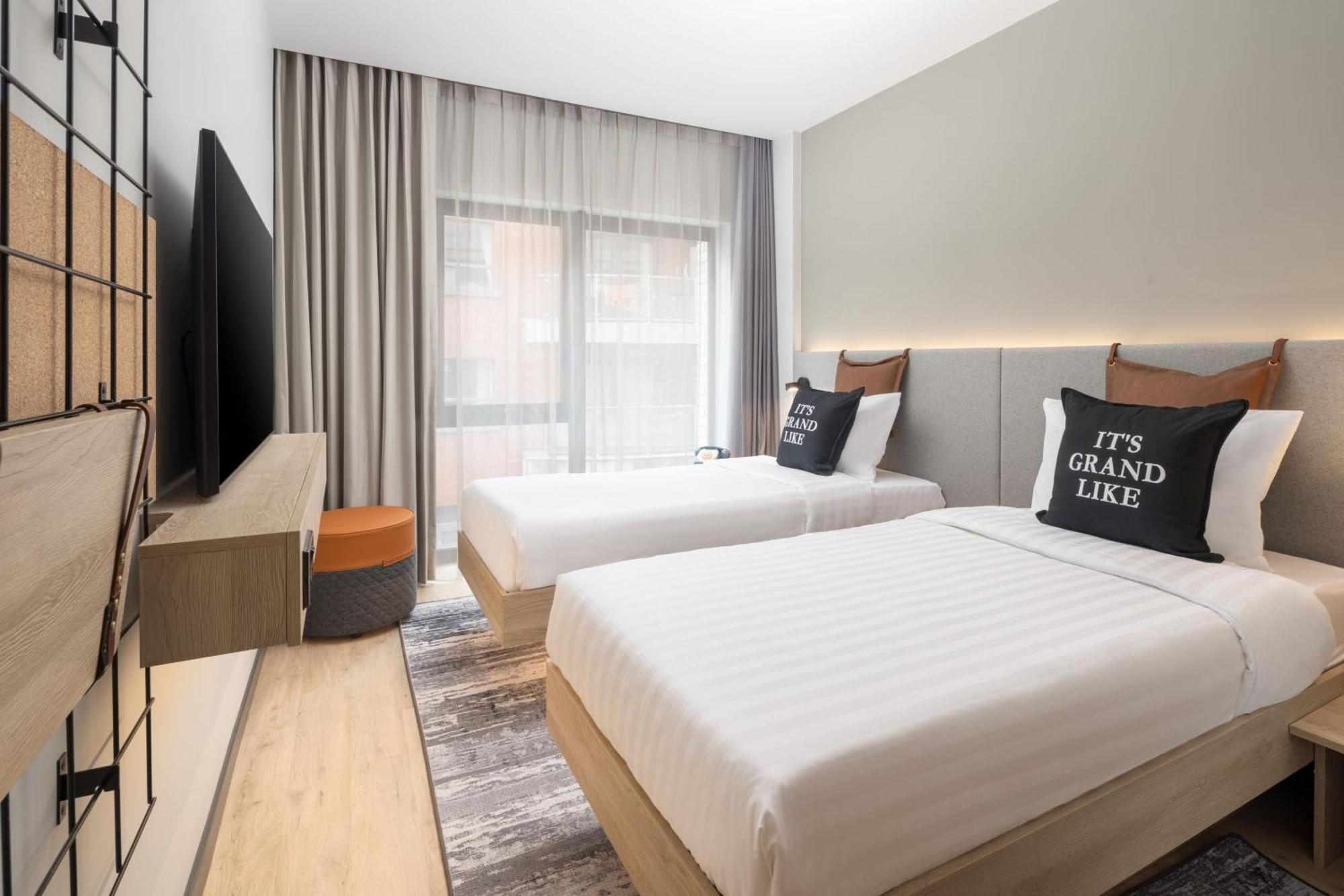 Twin Room,1622342080:JPEG