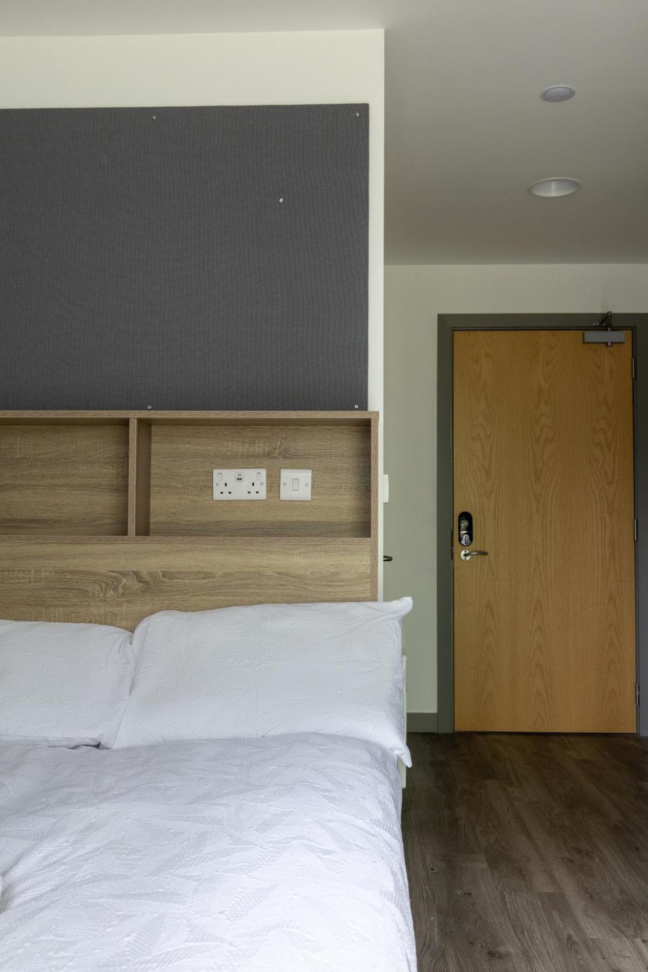 Double Room Private Bathroom