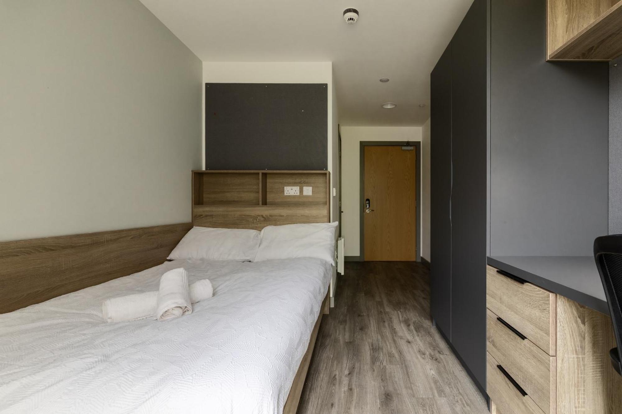 Double Room Private Bathroom