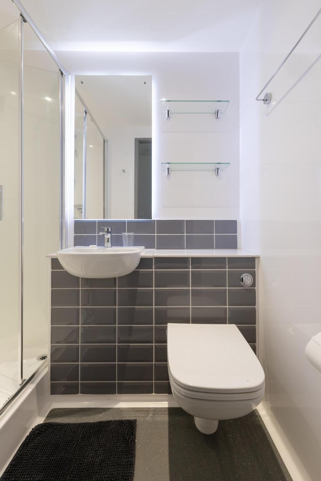 Double Room Private Bathroom