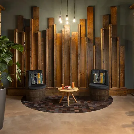 Moxy Cork-3
