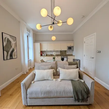 Crawford House - Scholarlee Living Apartments-2